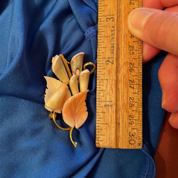 Genuine mother of Pearl brooch - Picture 3 of 6